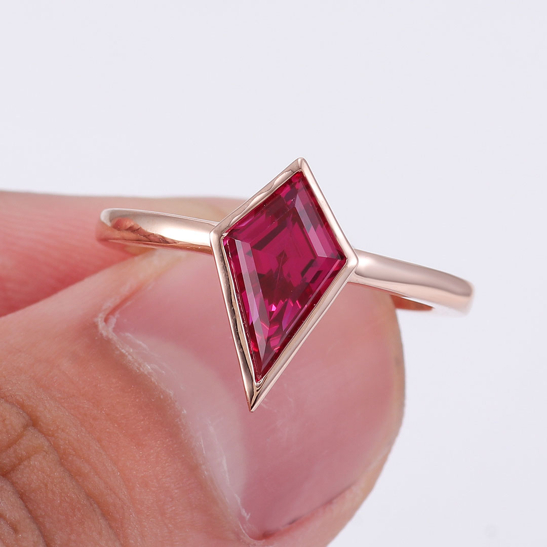 แหวนอัญมณีห้องปฏิบัติการทองคำแท้ 10K