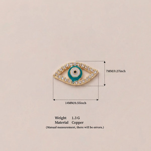 Großhandel 18K Gold Kupfer Öffnungsfähiger Unregelmäßiger Herz-Quadrat-Medaillon-Anhänger, Hohler DIY Öffnungsfähiger Halsketten-Anhänger, Individueller Charm - Product Image 6
