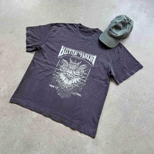 เสื้อยืดฮิปฮอปผู้ชายลายกราฟิกคุณภาพสูง ผ้าฝ้าย 100% สกรีนลายแบบกำหนดเอง สไตล์วินเทจ สตรีทแวร์ ระบายอากาศได้ดี ไม่เป็นขุย แขนสั้น - Product Image 2
