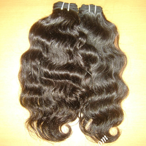 Extensiones de Cabello Humano Virgen Indio 100% Grado 5A, Sensación Suave, Ondas Naturales, 100 Gramos, Cutícula Alineada, Remy, Doble Trama a Máquina - Product Image 1