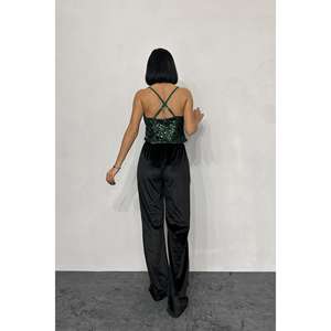 Blusa de satén elástica con tirantes y cuello en V para mujer, sexy, sin espalda, ideal para fiestas - Product Image 1