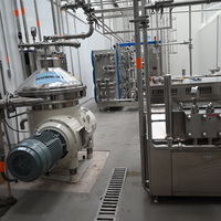 Centrifugeuse industrielle à disques autonettoyante pour la séparation du lait et la décantation