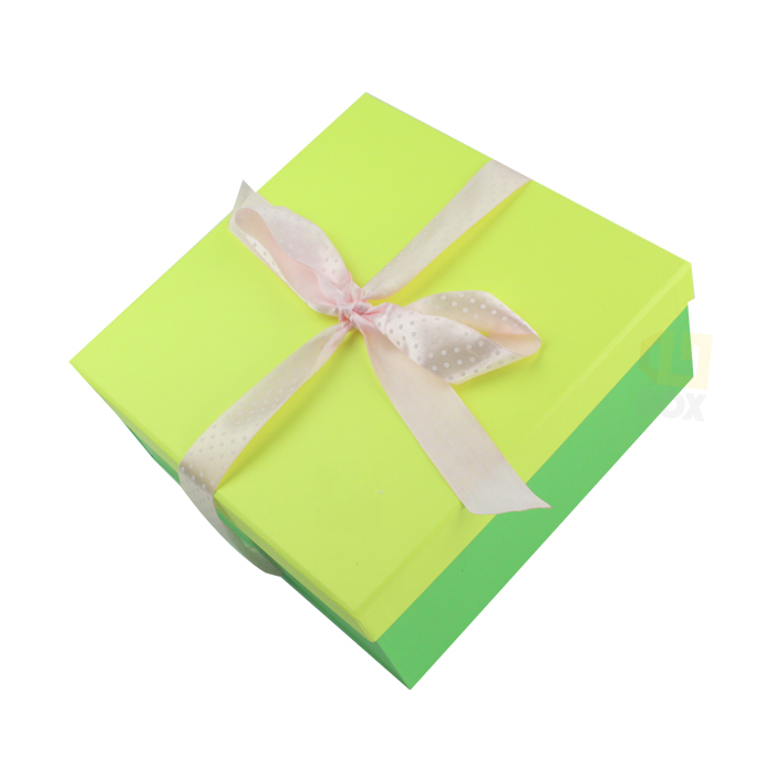 Modern Design Paper Gift Box With Customized Ribbon Hot Selling Gift Foldable Paper Boxes With A Lid
