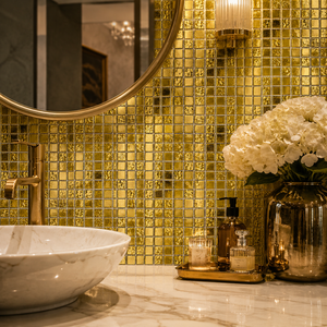 <span class=keywords><strong>Mini</strong></span> Mosaicos Cuadrados de Vidrio Dorado con Superficie Brillante para Decoración Interior de Vestíbulos de Hotel, Penthouses, Galerías y Espacios Comerciales - Product Image 1