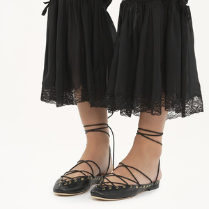 Sandales décontractées à lacets pour femme, grande taille 44, à talons plats, bout rond, coupe large, avec découpes frontales - Product Image 2