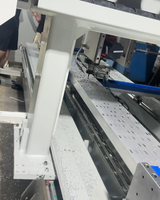 Centre d'usinage CNC à portique 4 axes OUWO pour le perçage, le fraisage et le chanfreinage de profilés en alliage léger, UPVC, fenêtres, portes et murs rideaux