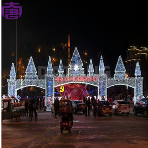 Conception de portail de Noël personnalisée avec des formes et tailles flexibles et des éléments décoratifs lumineux - Product Image 4