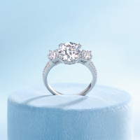 Bague de fiançailles pour femme en moissanite, argent sterling 925, taille ronde, trois pierres, six griffes, triple rangée, pavé