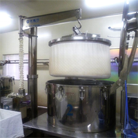 Centrifugeuse à décharge par le haut pour le levage de sacs, adaptée à la séparation solide-liquide de matériaux fibreux et de particules de tailles variées, comme le sel, les additifs alimentaires