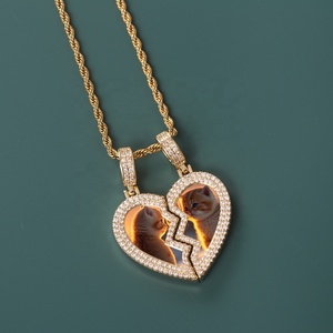 Personalizado Hip Hop memoria imagen colgante chapado en oro latón <span class=keywords><strong>Corazón</strong></span> Roto parejas Iced foto sublimación amor medallones collar - Product Image 5