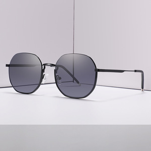 Gafas de sol metálicas Conchen para mujer, lentes de PC con protección UV400, clase 2, para protección solar, pesca, excursiones y conducción. - Product Image 2