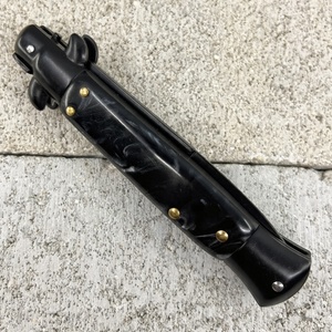 Cuchillo Plegable Italiano AKC de 9 Pulgadas, Estilo Clásico, Mango de Imitación de Mármol Negro Perlado, Modelo Milano Godfather de 23 cm, Venta al Por Mayor en Pedidos Pequeños - Product Image 2