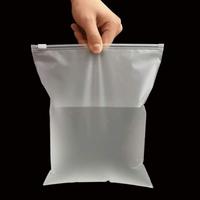 Sacs Plastique Personnalisés pour T-Shirts Vêtements Givrés Biodégradables avec Fermeture Zip Auto-Scellante Emballage et Impression Logo Personnalisé