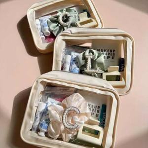 Bolsa de maquillaje de PVC mixta de nailon de 10 pulgadas para mujer, bolsa de viaje portátil impermeable con cremallera y parche de letras, estilo de moda - Product Image 2