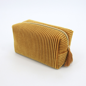 Bolsa de belleza de terciopelo plisado Premium de gama alta de fábrica BSCI, bolsa de maquillaje de lujo personalizada - Product Image 1