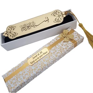 Marcapáginas de metal personalizado de acero inoxidable 304 con grabado y baño de oro en color esmalte para regalo o recuerdo. - Product Image 1