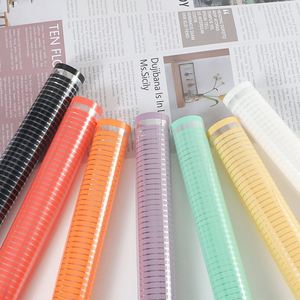 กระดาษห่อดอกไม้ลายจุดสีรุ้ง  ชิ้นเล็กๆ ของความรัก  บรรจุภัณฑ์ดอกไม้แบบศิลปะ  กระดาษห่อแบบกันน้ำ - Product Image 3