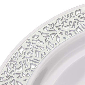 Platos de cena plateados desechables elegantes de 10,25 pulgadas con borde de encaje resistente para fiestas de boda - Product Image 3