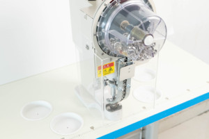 Machine de pose d'œillets automatique en gros pour porte-cartes, tablettes informatiques et bâches imperméables - Product Image 5
