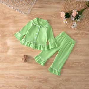 Rosa e verde <span class=keywords><strong>con</strong></span> volant abbottonato due pezzi Pjs Set <span class=keywords><strong>con</strong></span> monogramma Boutique di cotone <span class=keywords><strong>pigiama</strong></span> per bambine - Product Image 4