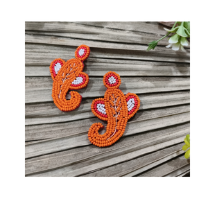 Boucles d'oreilles tendance faites à la main avec un design de perles détaillé, bijoux légers et originaux pour femmes, style ethnique - Product Image 3