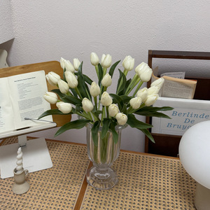Tulipes artificielles en plastique PE, 10-30 cm de haut, style moderne, décoration extérieure, aménagement paysager de balcon printanier - Product Image 3