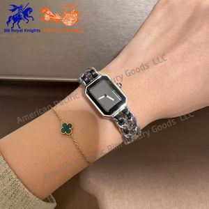 Montre connectée élégante ultra-luxe pour femme, ultra-fine, avec suivi de l'oxygène sanguin, résistante à l'eau et aux phases lunaires, bracelet en cuir de 22 mm - Product Image 6