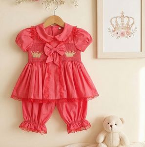 Pyjama d'été doux 2 pièces pour fillettes, chemise smockée rose corail avec nœud et short à volants, tenue tendance - Product Image 1