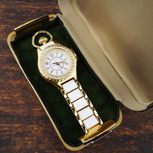 ساعة صدر معلقة من حجر الراين للنساء NJC ممرضة ماسية مع تفاصيل حجر الراين - Product Image 4