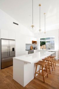 Aisdecor ตู้ครัวโมดูลาร์แลคเกอร์ไม้อัจฉริยะทันสมัยแบบกำหนดเองไม่มีมือจับสีขาวพร้อมก๊อกน้ำและบานพับสำหรับใช้ในโรงพยาบาล - Product Image 1