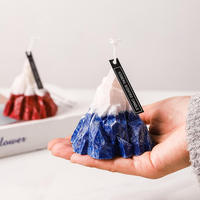 Wunderschönes Design Hochwertige Bergförmige Weihnachts-Duftkerze mit Prägung und Verpackung