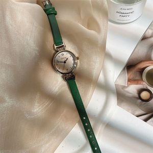 Nuevo reloj con estilo <span class=keywords><strong>retro</strong></span> británico, moda de nicho, sensación de alta gama, correa de cuero con números redondos, compacto. - Product Image 5