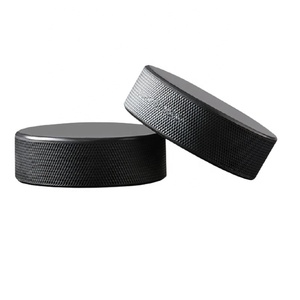 Nouvelle conception de rondelles de hockey sur glace, impression UV, équipement sportif en caoutchouc durable, personnalisable, vierge, bon marché et durable - Product Image 3