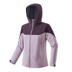 Chaqueta Softshell Transpirable para Mujer con Capucha Desmontable y Mangas Completas para Actividades al Aire Libre - Product Image 3
