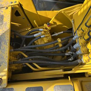 Excavadora Komatsu PC200 de 20 Toneladas, Excavadora de Segunda Mano, el Modelo Más Famoso del Mundo, Confiabilidad y Valor Inigualables - Product Image 5