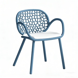 Chaise de salle à manger d'extérieur au design moderne ajouré avec accoudoirs, chaise de patio résistante aux intempéries avec coussin confortable - Product Image 3