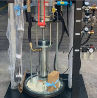 Machine de scellement à deux composants, machine de traitement du verre isolant, machine d'application de colle manuelle