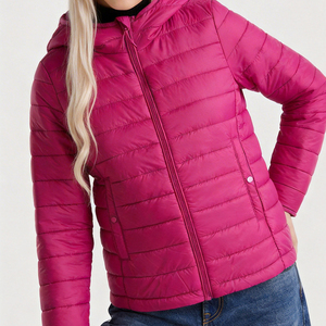 Piumino da Donna con Cappuccio - Giacca Invernale Leggera e Calda Trapuntata, Vestibilità Slim, Parka Imbottito <span class=keywords><strong>Fucsia</strong></span> per Esterni e Casual, Logo Personalizzabile - Product Image 6