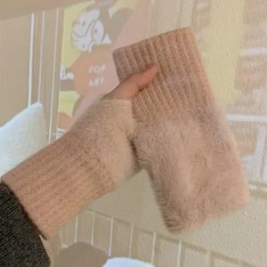Gants sans doigts en tricot pelucheux blanc uni pour femmes, mitaines en polaire douces pour l'hiver, gants mi-doigts - Product Image 3