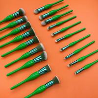 Juego de Brochas de Maquillaje Profesional YRX de 19 Piezas con Mango de Madera Verde y Pelo Sintético, con Virola de Aluminio para Aplicación de Corrector Facial