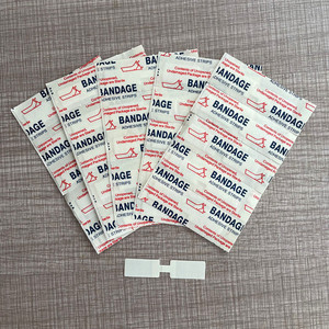 พลาสเตอร์ปิดแผลแบบแถบกาว 45x10 มม. สำหรับปิดแผลเล็กๆ และรอยขีดข่วน - Product Image 1