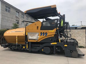 Nouveau finisseur de chaussée diesel RP603 160 CV pour la construction routière – Largeur de pavage 6 m, pour béton et asphalte 400 t/h, idéal pour les routes municipales en Algérie - Product Image 2