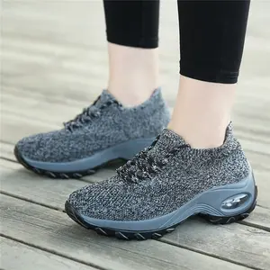 All'ingrosso Hot Walking Sock Sneakers Mesh scarpe comode Plus size 42 Lady scarpe Casual Sneakers moda donna donna