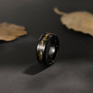 Anillo de carburo de tungsteno negro martillado con incrustaciones de hoja de oro rosa de meteorito Poya 2025 para hombres - Product Image 4