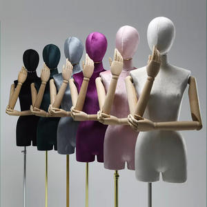 Luxe Suède Vrouwelijke Half Lichaam Mannequin Met Houten Armen En Gouden Statief Basis, Aangepaste Kleur Voor Jurk & Cheongsam Display - Product Image 6