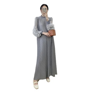Haute qualité Pan <span class=keywords><strong>fleur</strong></span> Long Style printemps <span class=keywords><strong>et</strong></span> automne nouvelle couleur unie tempérament longue taille ample <span class=keywords><strong>robe</strong></span> plissée - Product Image 2