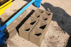 Macchina per fabbricare mattoni di cemento con blocco di cemento, macchinari industriali, piccole opportunità di Business redditizie - Product Image 6