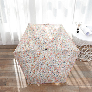 Paraguas Plegable de Cinco Pliegues Súper Ligero con Estampado Floral y Protección UV para Mujer, con Funda - Product Image 3