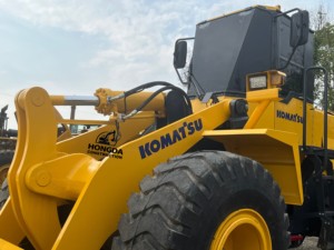 KOMATSU 380 WA380 d'origine du Japon, chargeuse sur pneus d'occasion en bon état et à faible durée de travail - Product Image 4