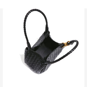 3307 fait à la main tissage mode femmes <span class=keywords><strong>sac</strong></span> angleterre Style Parachute <span class=keywords><strong>sac</strong></span> été nouvelle boucle en métal bandoulière légumes panier <span class=keywords><strong>sac</strong></span> - Product Image 3